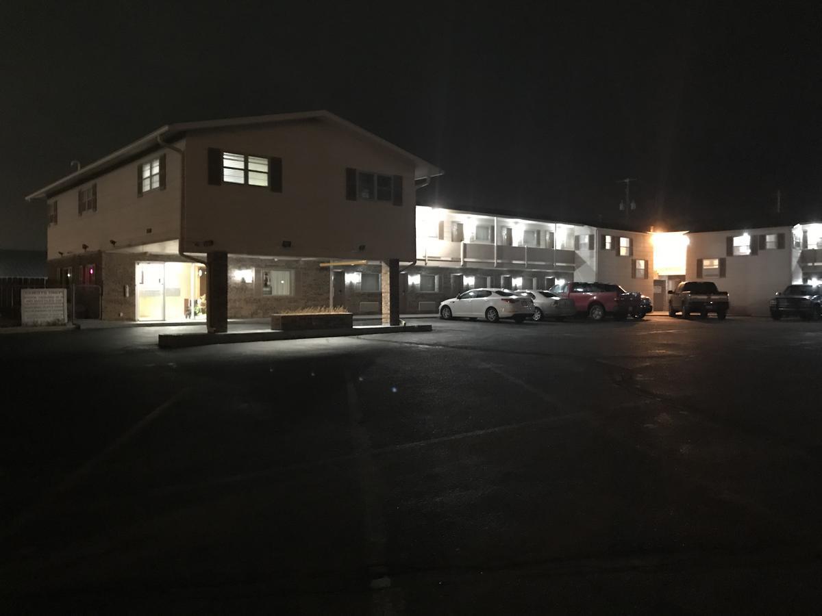 Regency Inn Додж-Сити Экстерьер фото